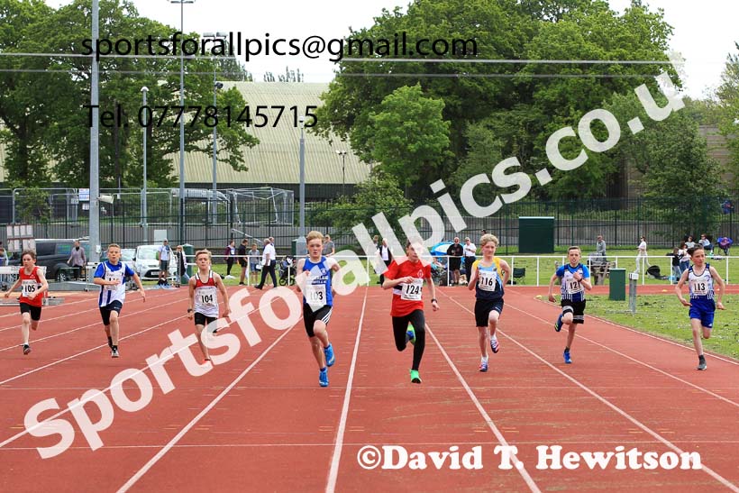 Men and Boys 100 metres, 2022 North Eastern Track and Field Champs., Middlesbrough. David T. Hewitson/Sports for All Pics